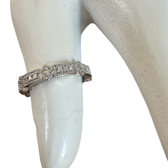Genuine diamond and 925 silver dainty band ring size 6 - Picture 9 of 15